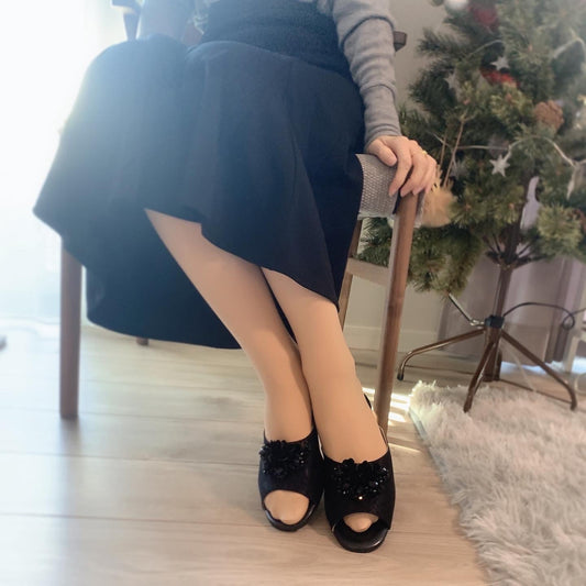 年齢を重ねてもおしゃれを楽しむ。ミセスに選ばれる“履きごこちの良いサンダル”とは？｜ミセスに人気のサンダル特集｜履きごこちで選ぶ大人のおしゃれ靴